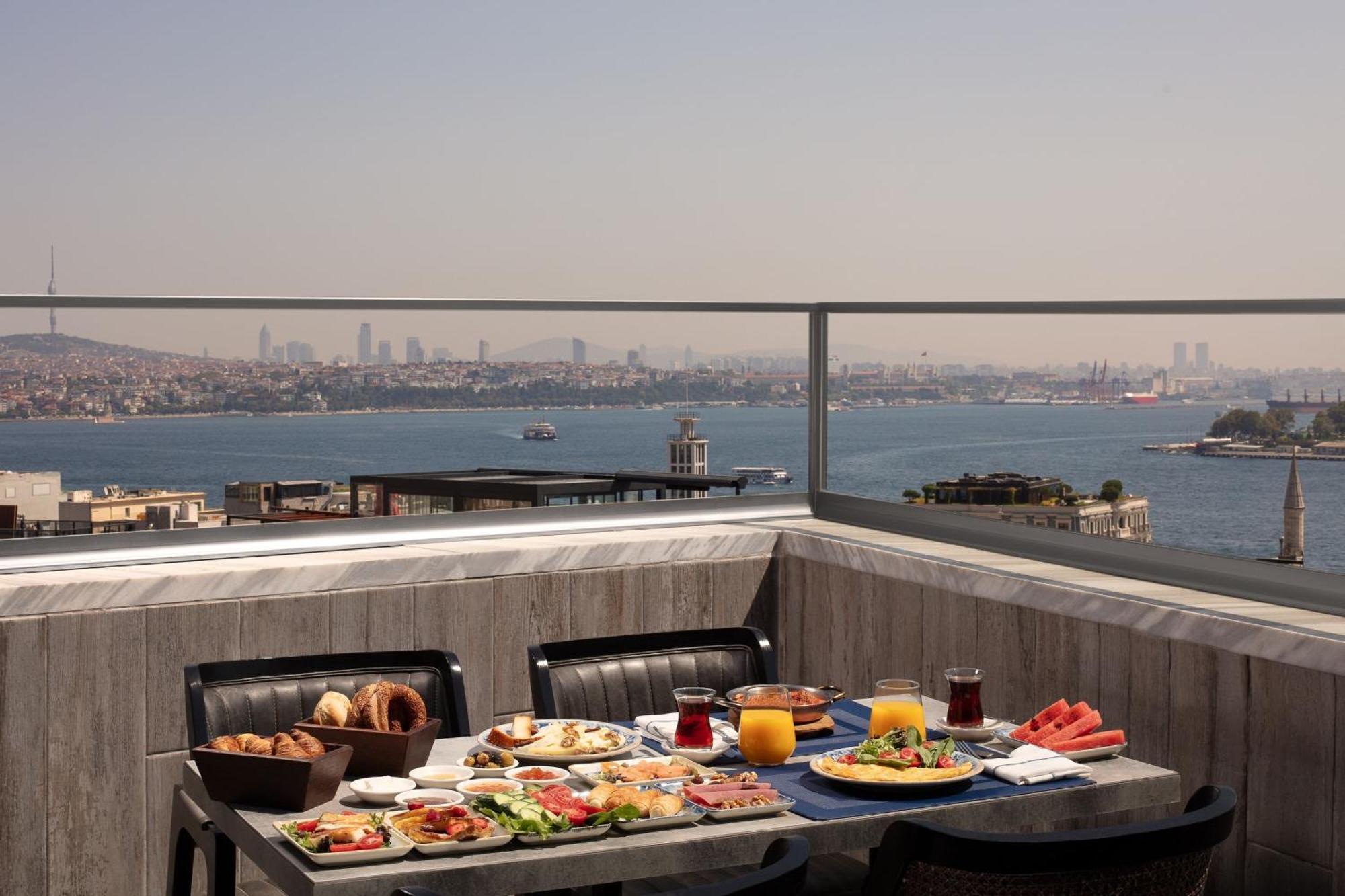Decamondo Galata, A Tribute Portfolio Hotel Istanbul Eksteriør billede Turkish breakfast